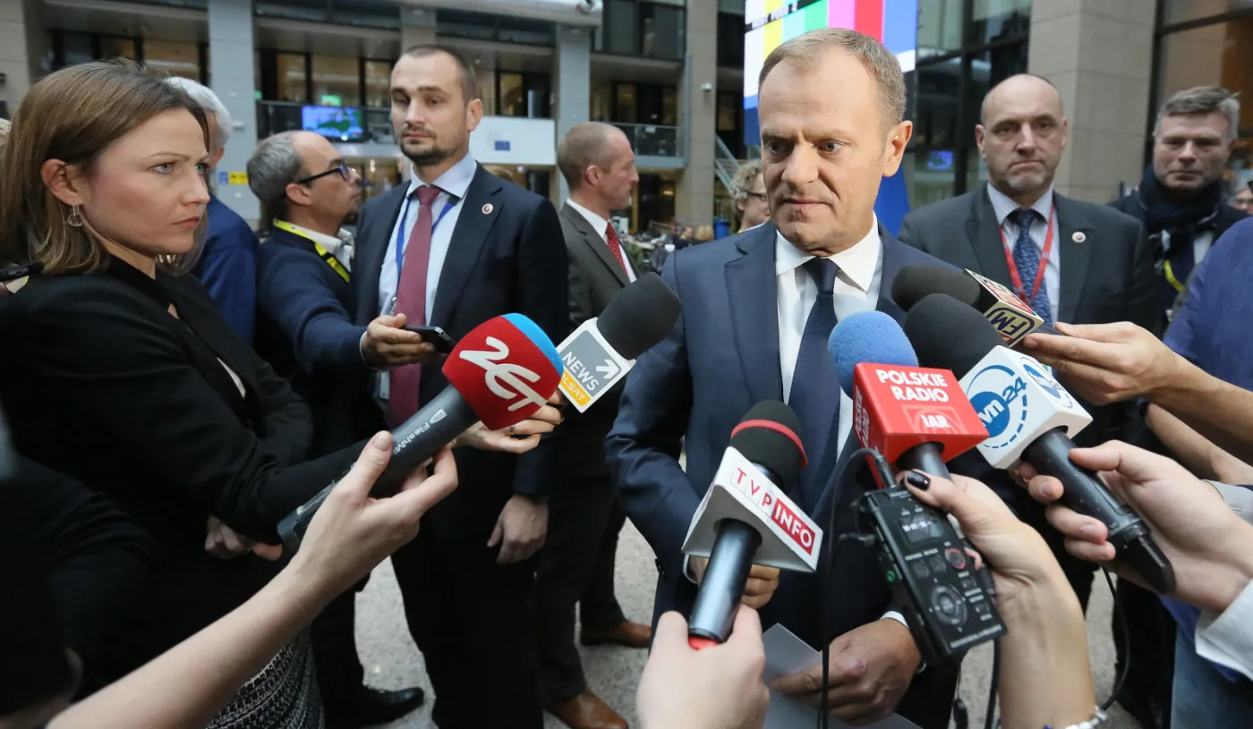 Donald Tusk wśród dziennikarzy w Brukseli