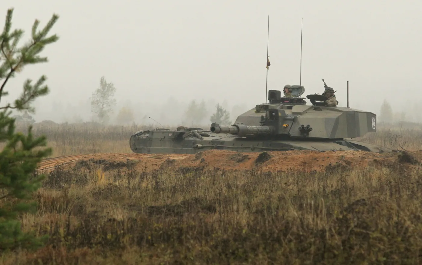 8339540-czolg-challenger-brytyjskiej-12.jpg