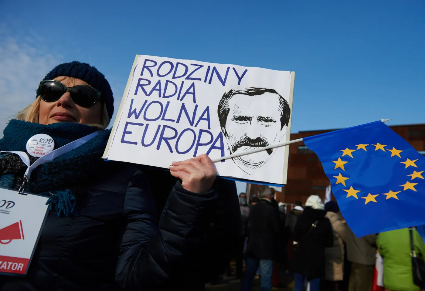 8785104-gdansk-manifestacja-kod-w-obronie.jpg