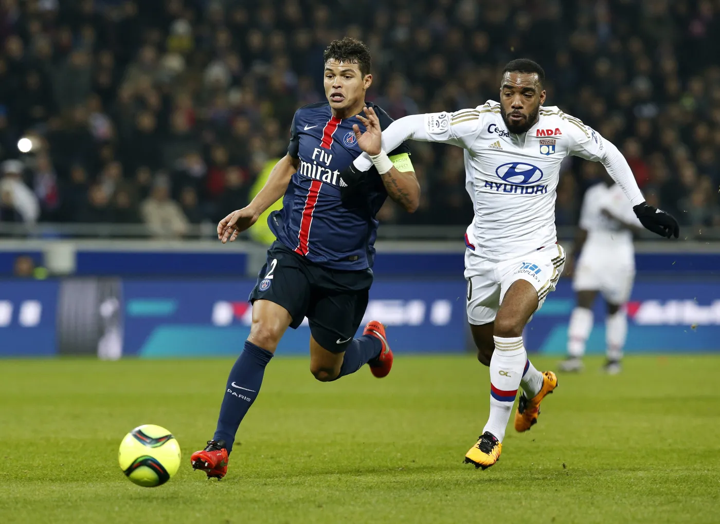 Thiago Silva  (w ciemnym stroju)