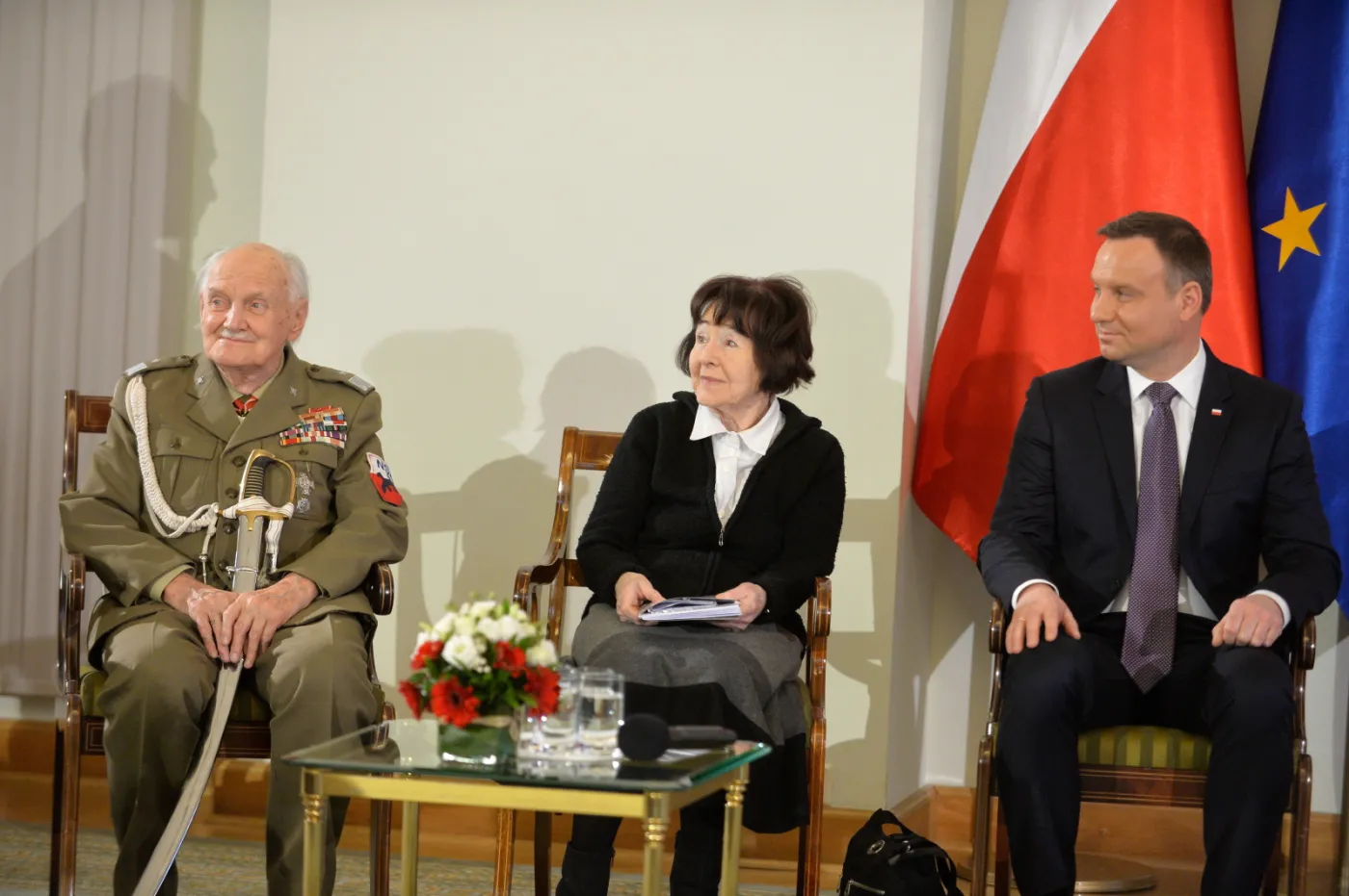 8794422-narodowy-dzien-pamieci-zolnierzy.jpg