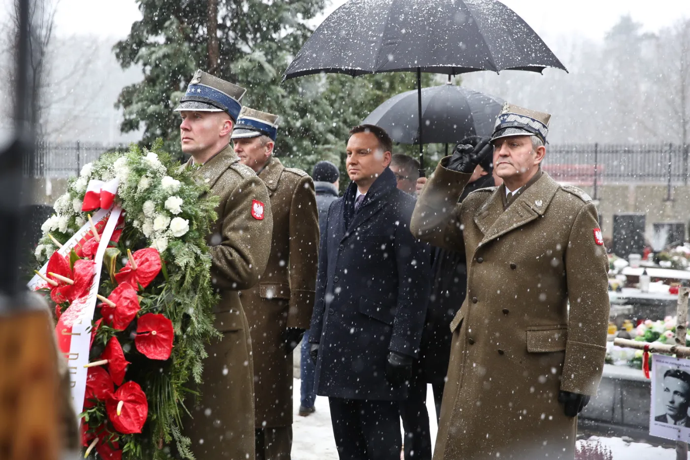 8794454-narodowy-dzien-pamieci-zolnierzy.jpg