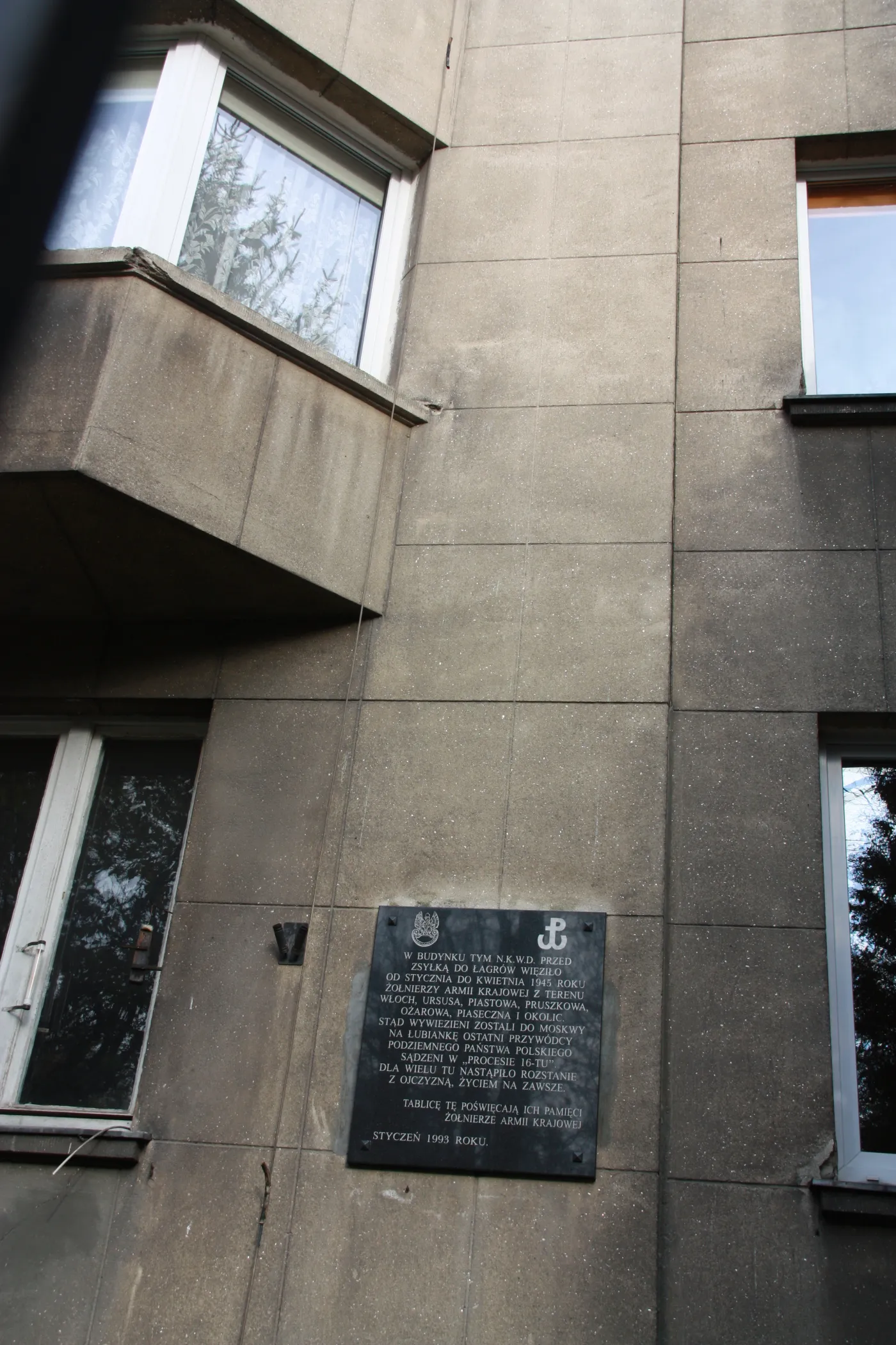 5626802-tajne-wiezienie-i-siedziba-nkwd.jpg