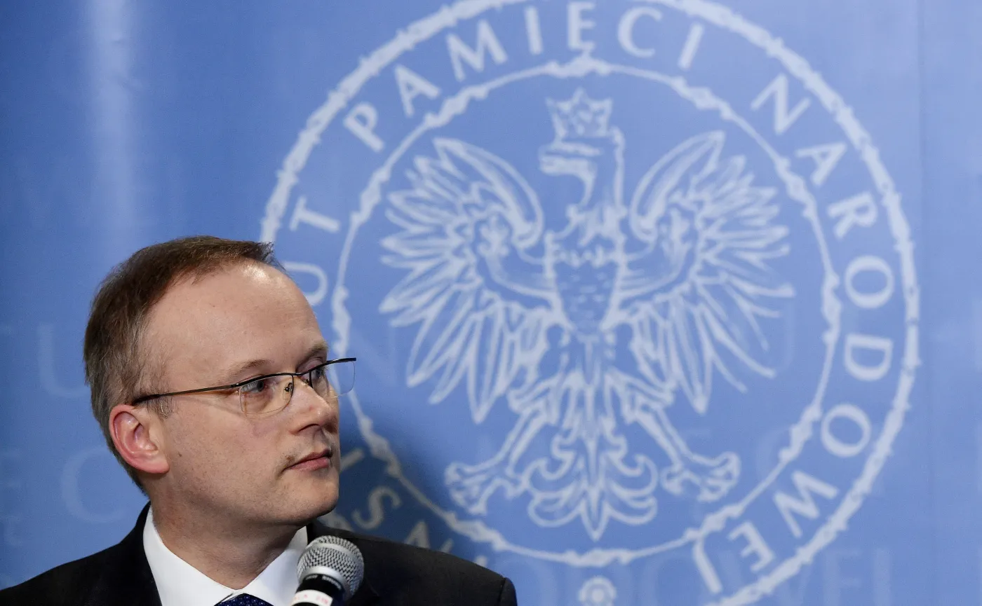 Teczki z domu Kiszczaka były częścią nielegalnego archiwum? Prokuratorzy IPN sprawdzają nowy trop