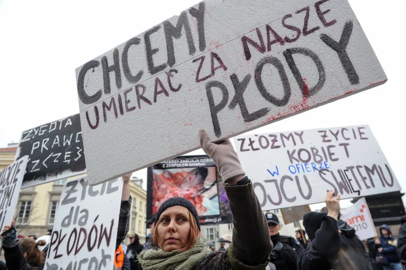 "Wyskrobać rząd", "Aborcja w obronie życia". Zobacz hasła warszawskiej Manify