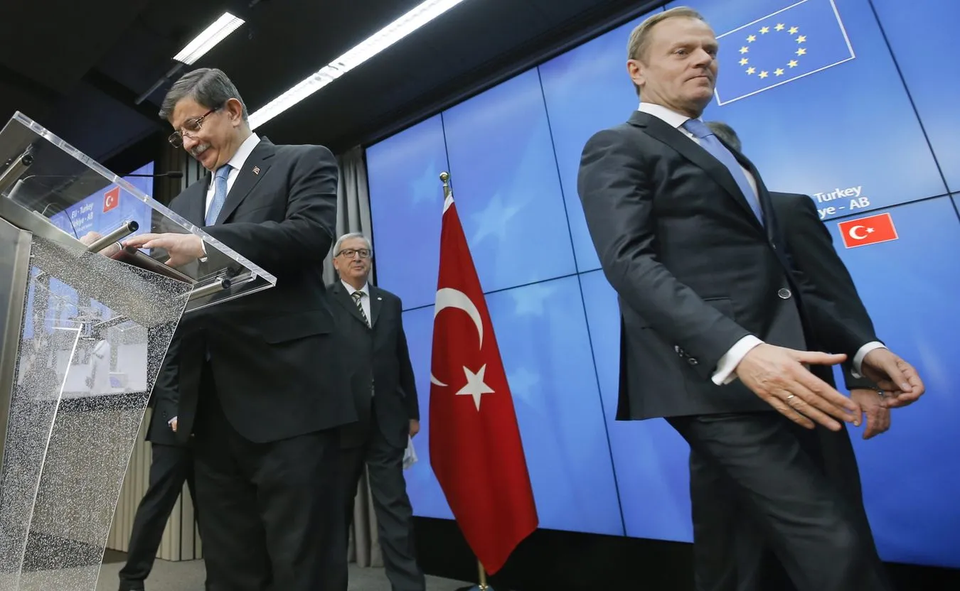 Turecki premier Ahmet Davutoglu i Donald Tusk
