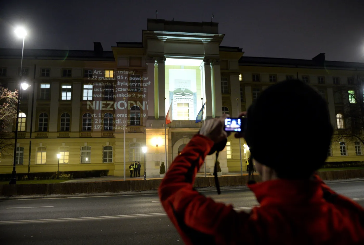 Razem z KOD-em protestują przed Kancelarią Premiera. ZOBACZ ZDJĘCIA