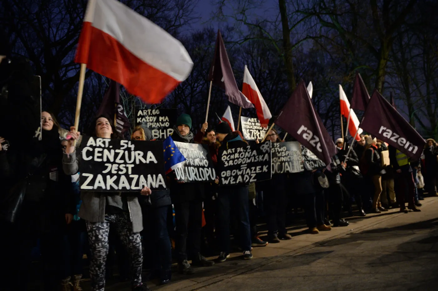 8825316-protest-przed-kancelaria-prezesa.jpg