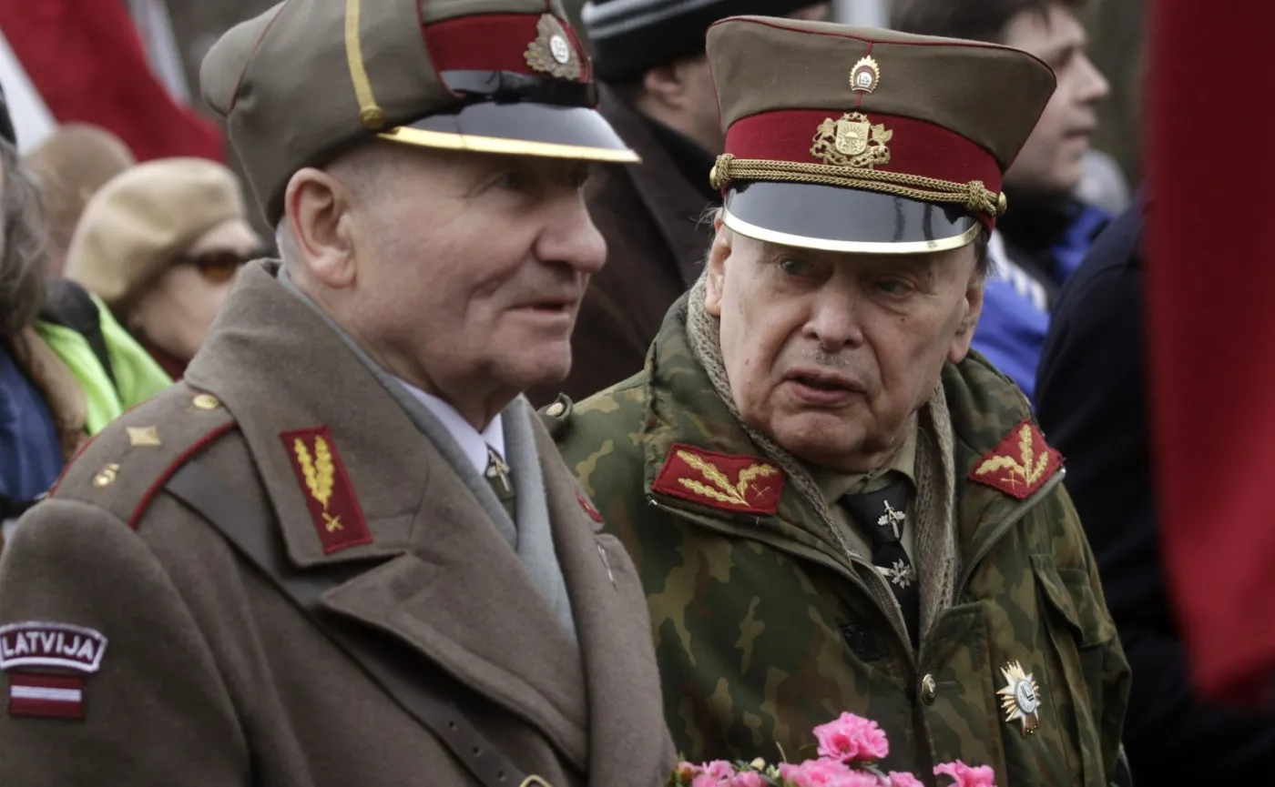 Weterani Waffen-SS przemaszerowali przez Rygę. Liczne protesty. "Hańba dla Europy!" [ZDJĘCIA]