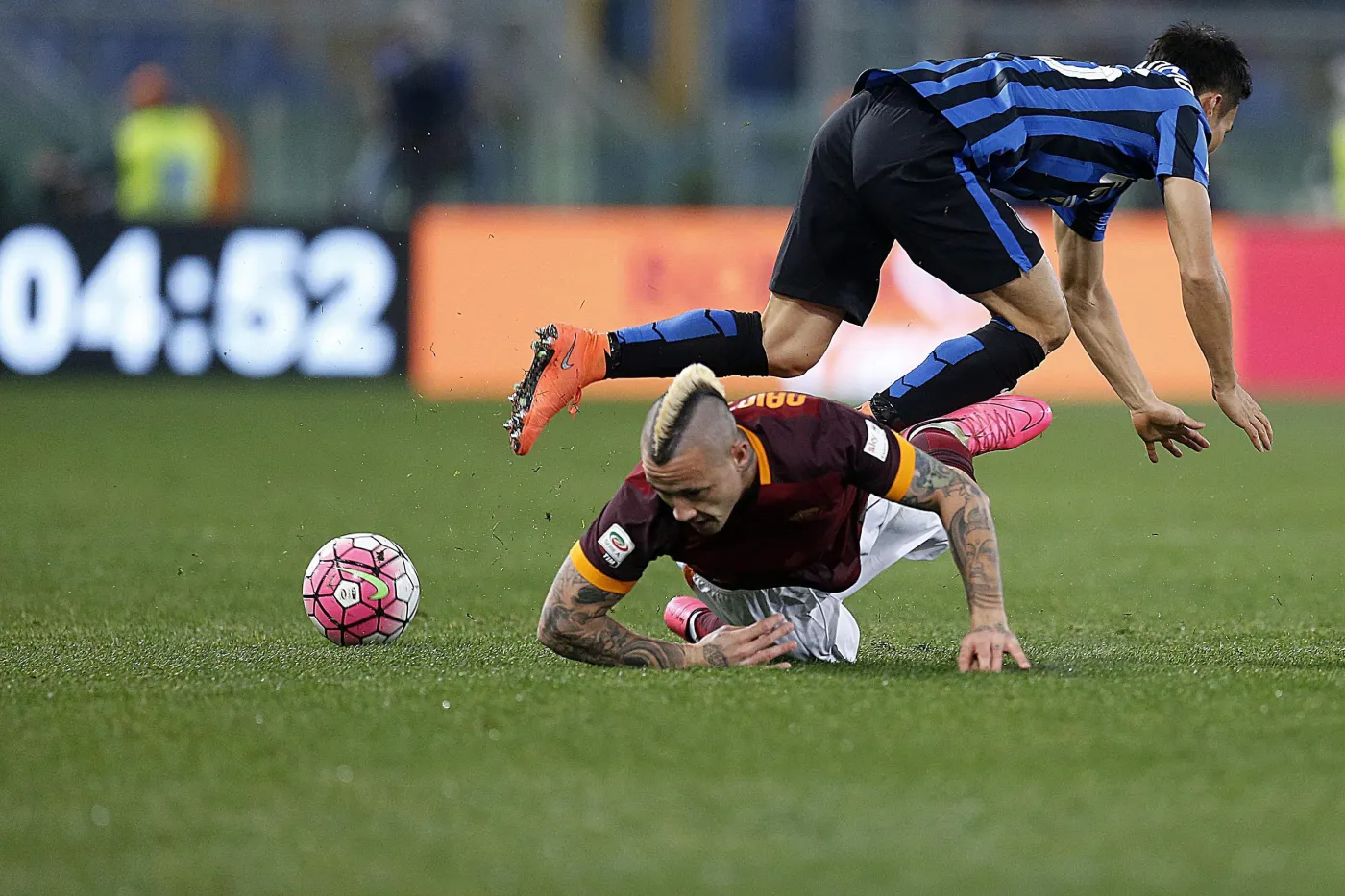 Radja Nainggolan i Yuto Nagatomo