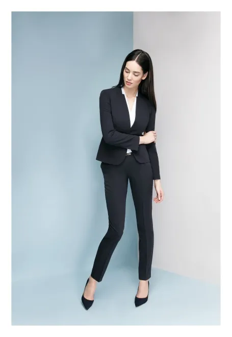 8863562-taranko-linia-business-w-kolekcji.jpg