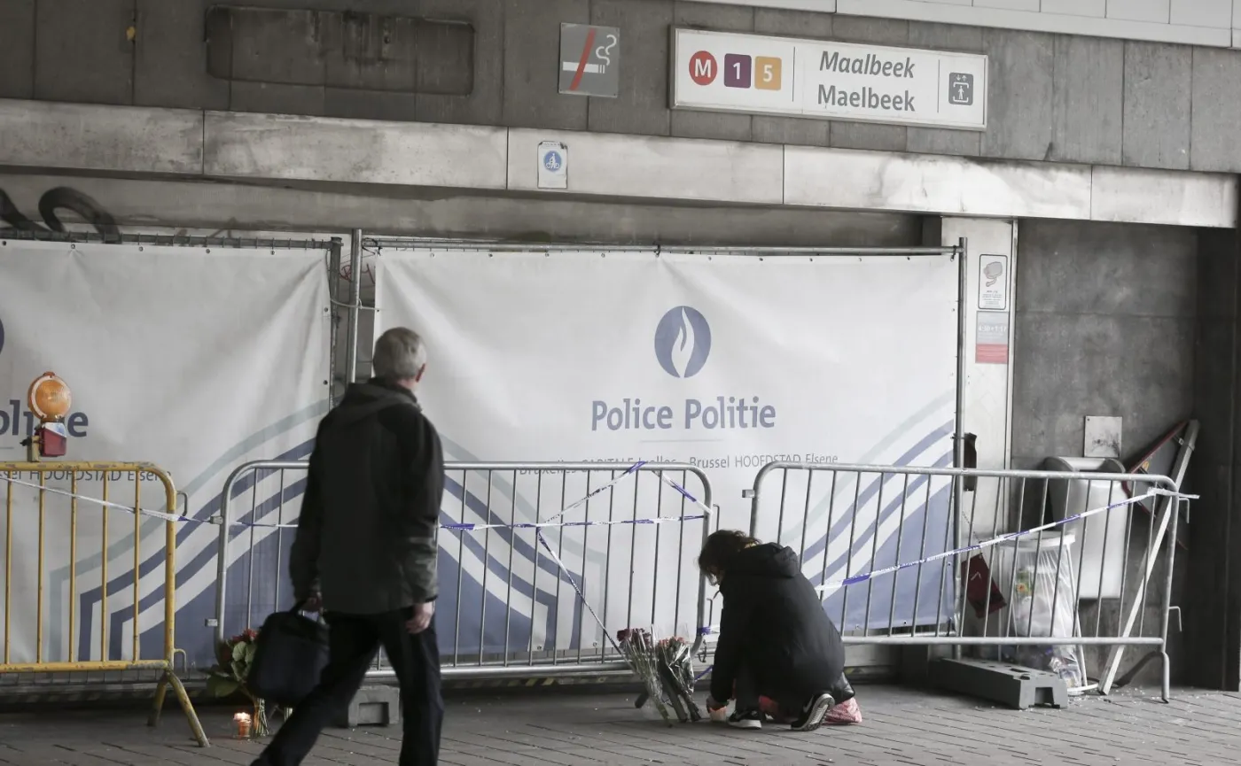 Wejście do stacji metra Maalbeek w Brukseli