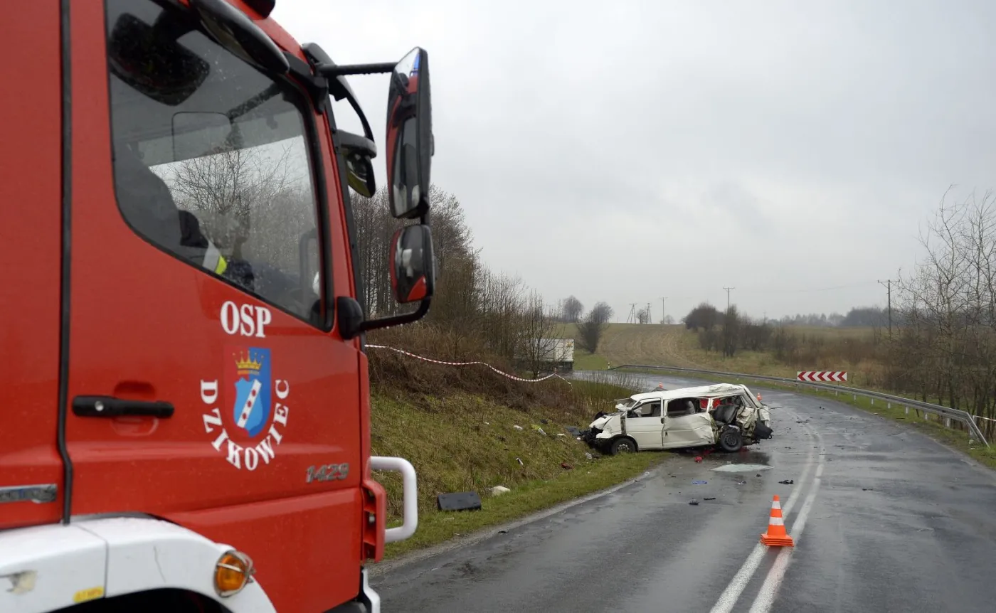 Piłkarze trzecioligowej drużyny jechali na mecz. Zginęli koło Kolbuszowej [ZDJĘCIA]