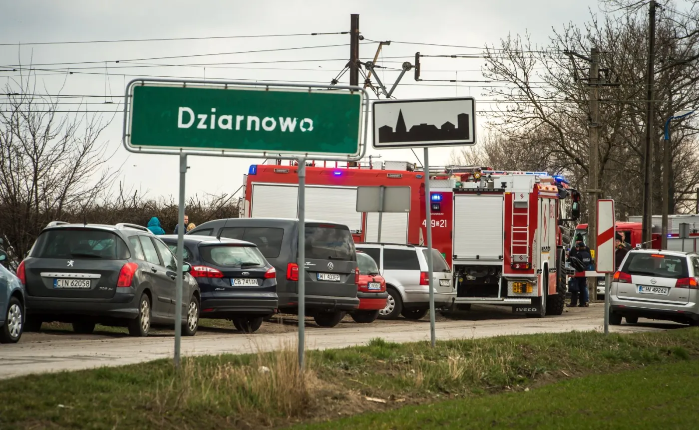 8876510-tragedia-na-przejezdzie-kolejowym.jpg