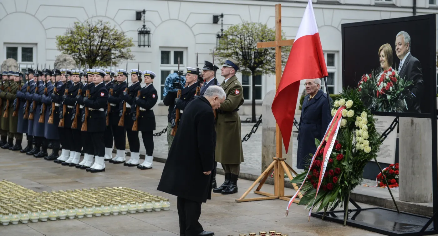 8919827-jaroslaw-kaczynski-na-krakowskim.jpg