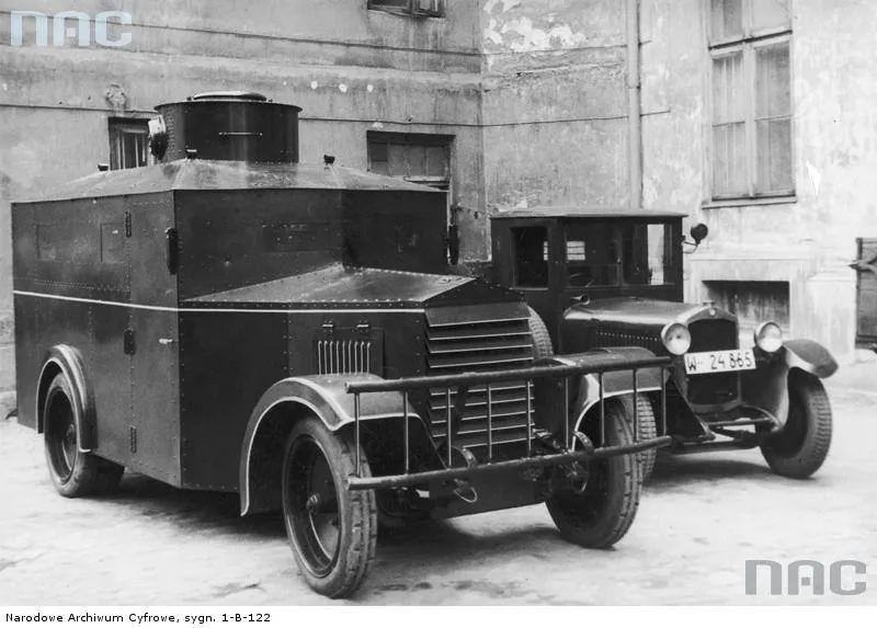 8941928-przedwojenni-polscy-policjanci.jpg