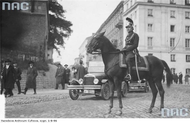 8942103-przedwojenni-polscy-policjanci.jpg