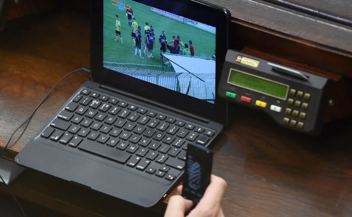 Laptop jednego z posłów podczas posiedzenia Sejmu
