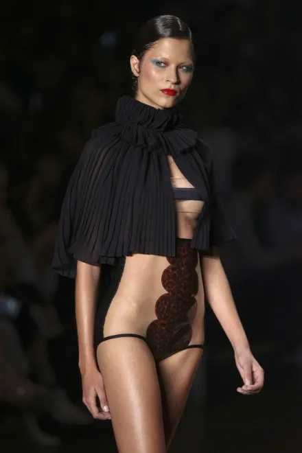 8985070-adriana-degreas-pokaz-kolekcji.jpg