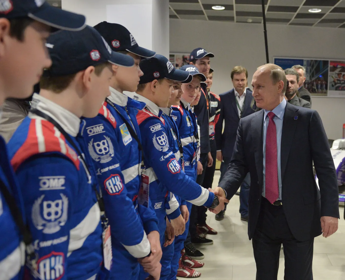 8991970-piekne-rosjanki-i-putin-dodatkowa.jpg