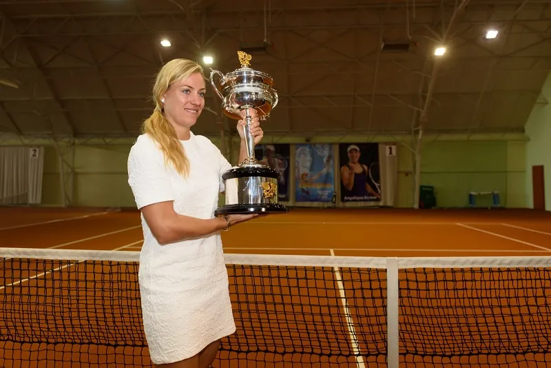 9012172-angelique-kerber-zaprezentowala.jpg