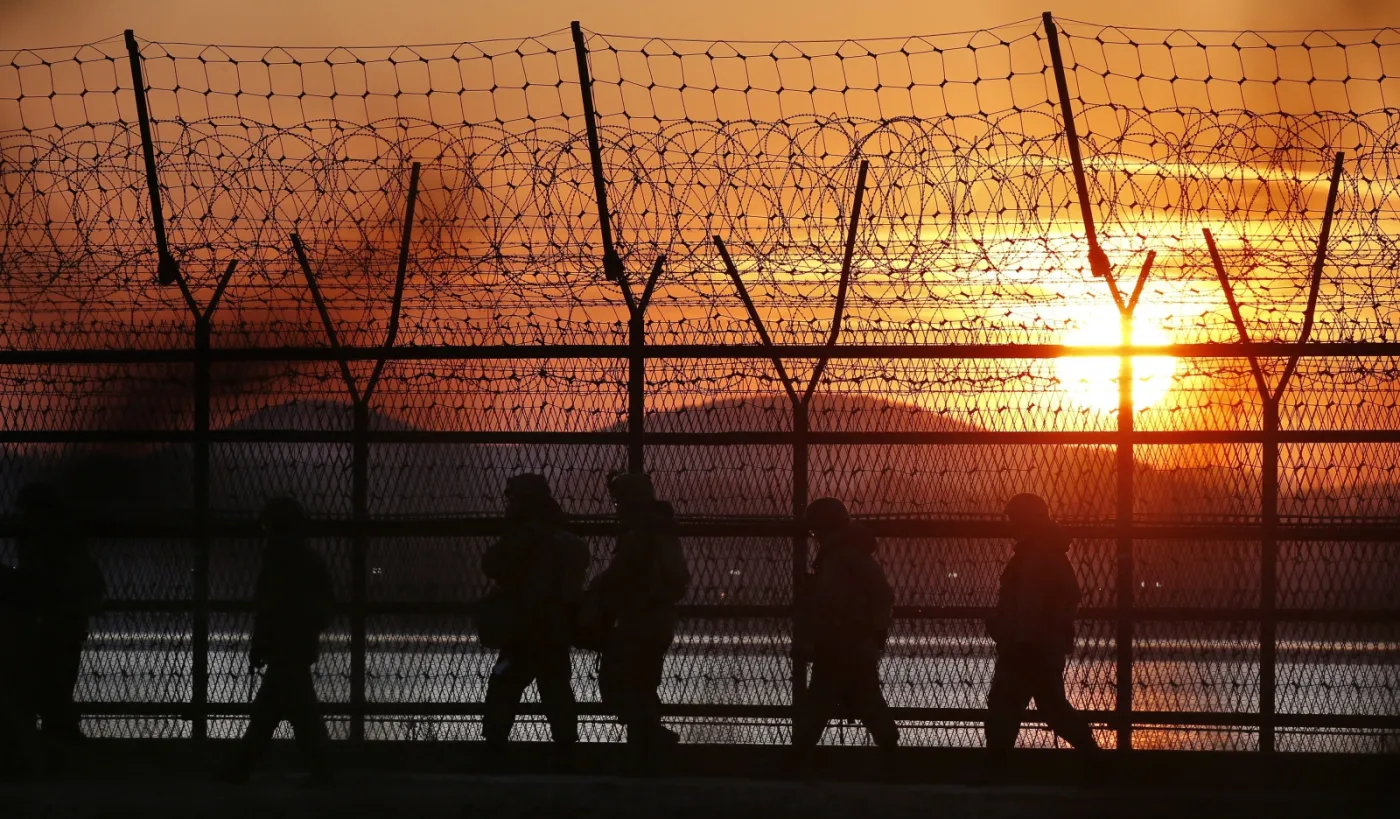 Ogrodzenie z drutu kolczastego na granicy Korei Południowej i Północnej