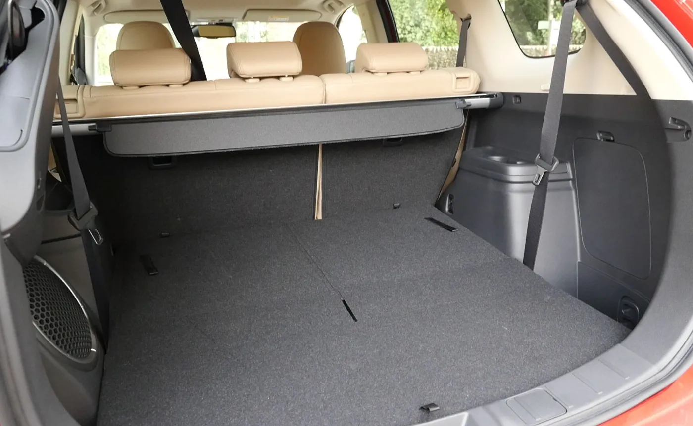 8672899-mitsubishi-outlander-phev-2016.jpg
