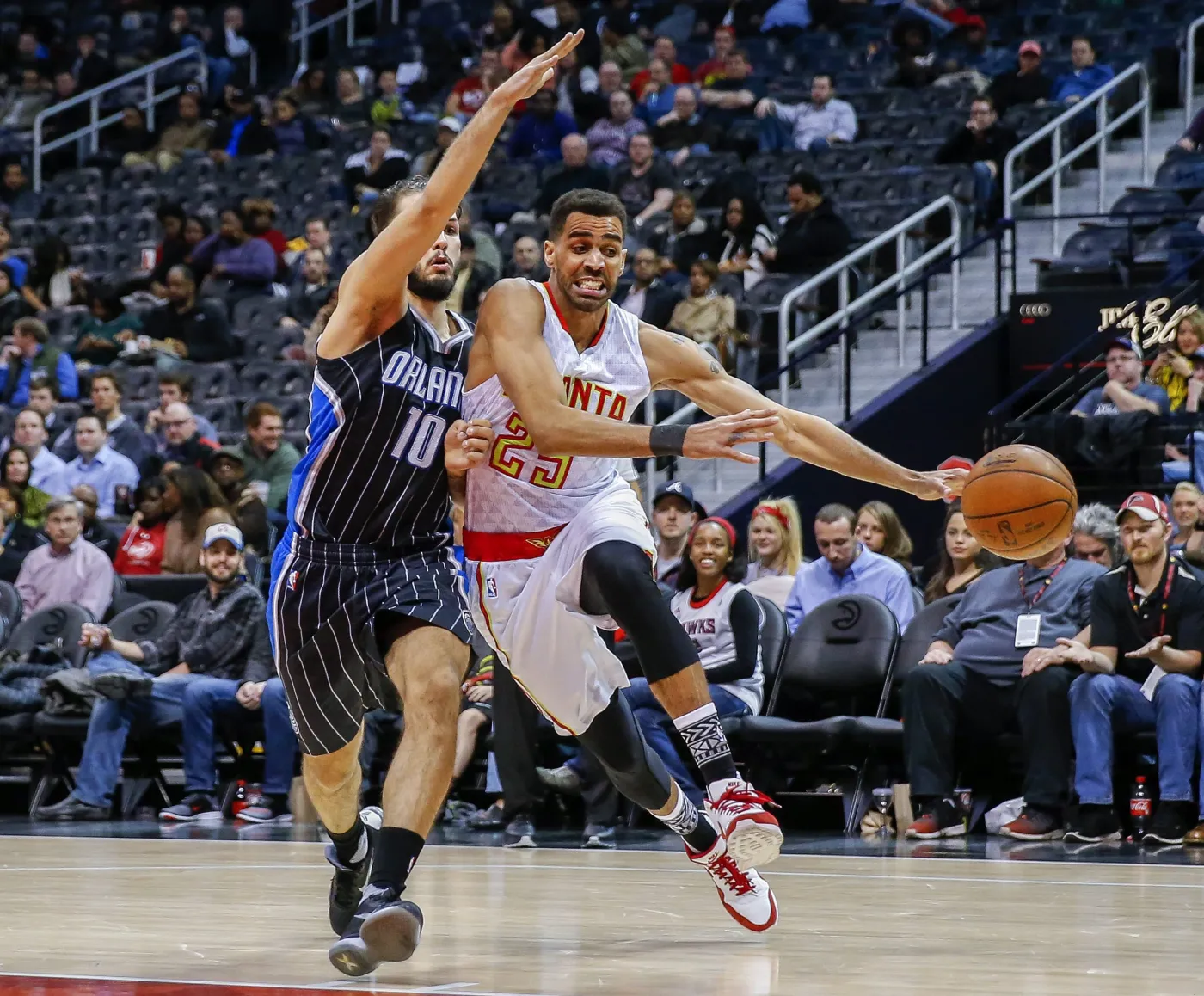Thabo Sefolosha i Evan Fournier