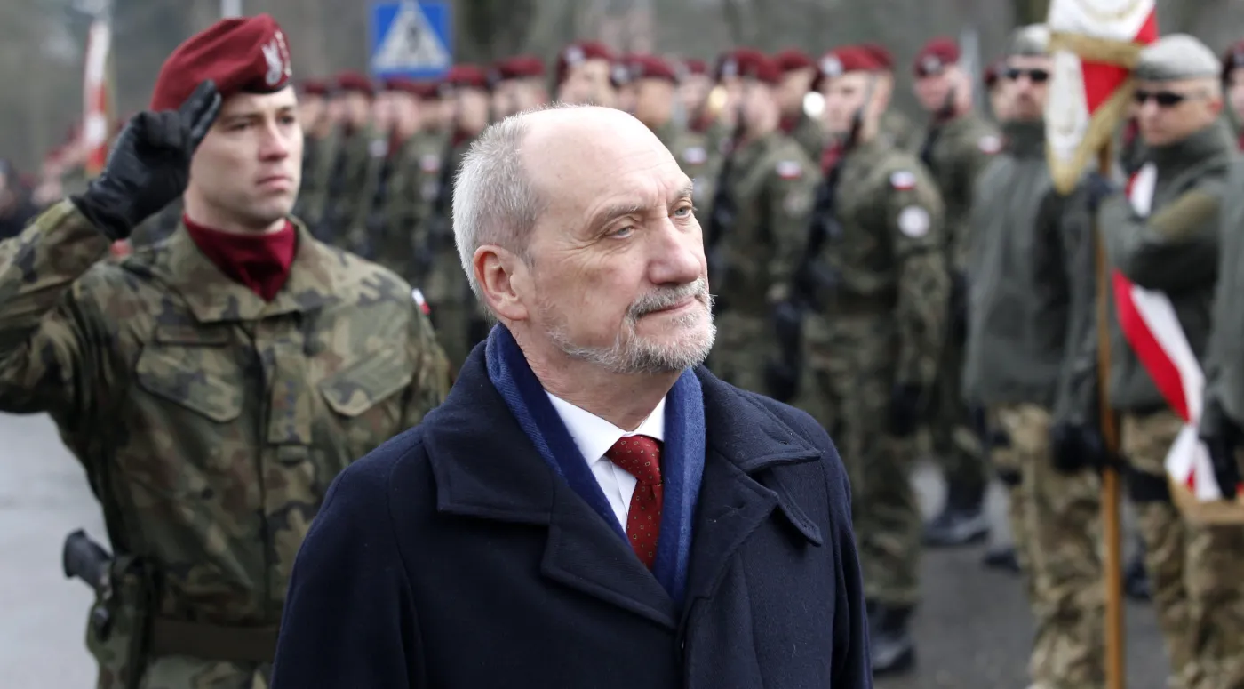 8731568-minister-obrony-narodowej-antoni.jpg
