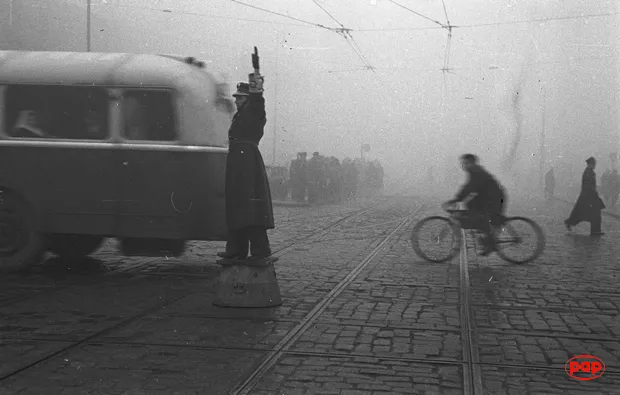 8746460-warszawa-15-listopada-1948-fot.png