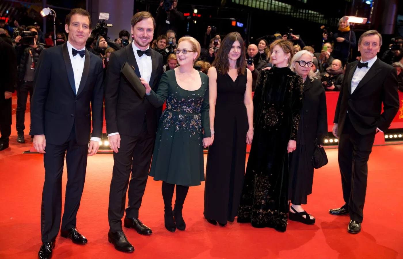 8762504-clive-owen-lars-eidinger-szefowa.jpg