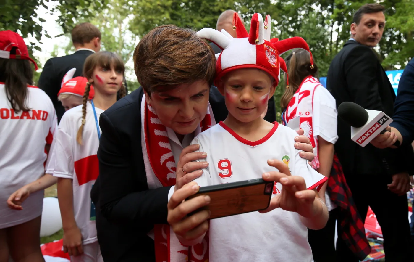 9200968-premier-szydlo-i-ministrowie-tez.jpg