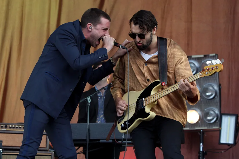 9233080-opener-festival-2016-last-shadow.jpg