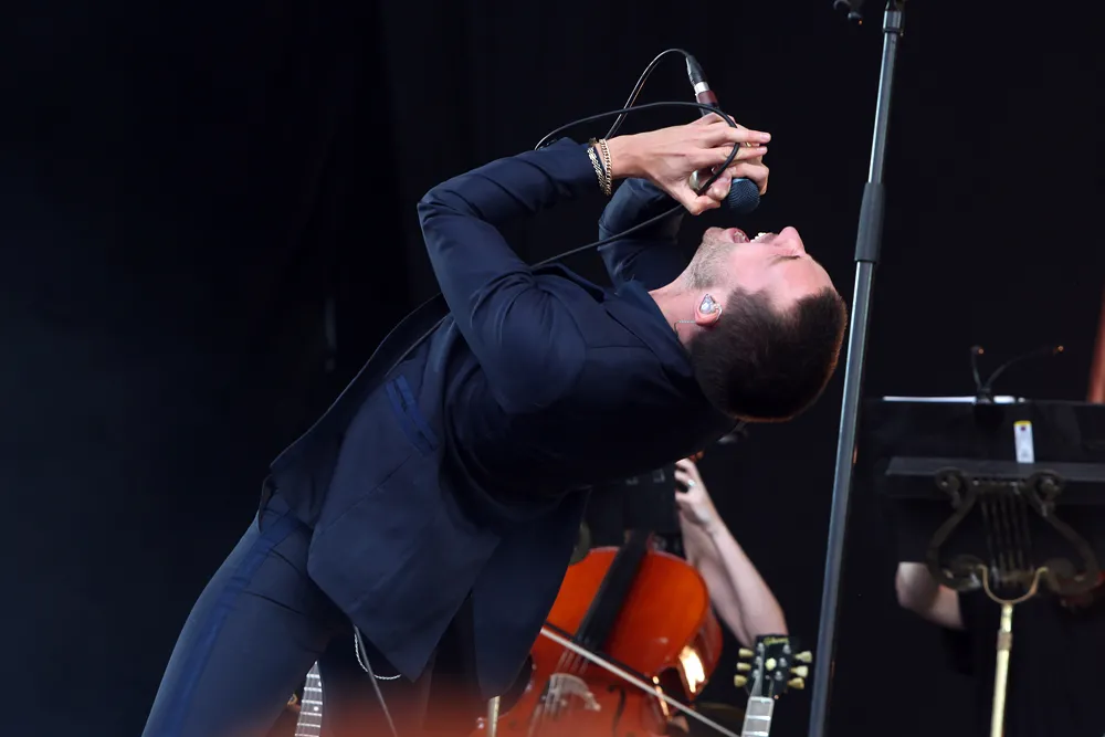9233111-opener-festival-2016-last-shadow.jpg