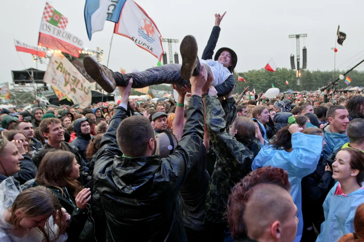 9290329-a-zabawa-na-przystanku-woodsock.jpg