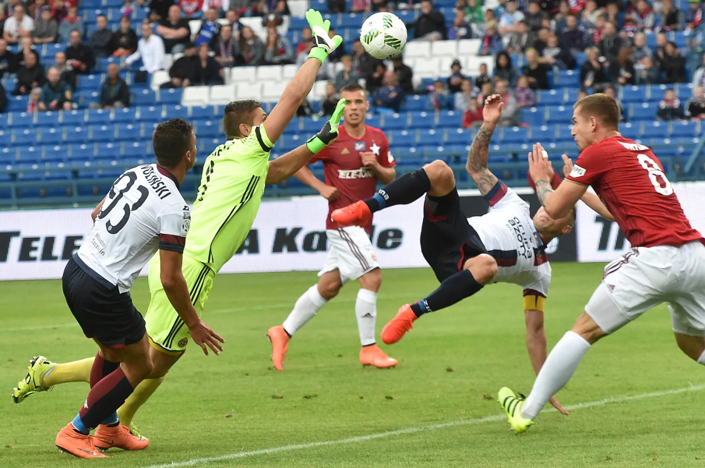 Wisła Kraków wygrała u siebie z Pogonią Szczecin 2:1