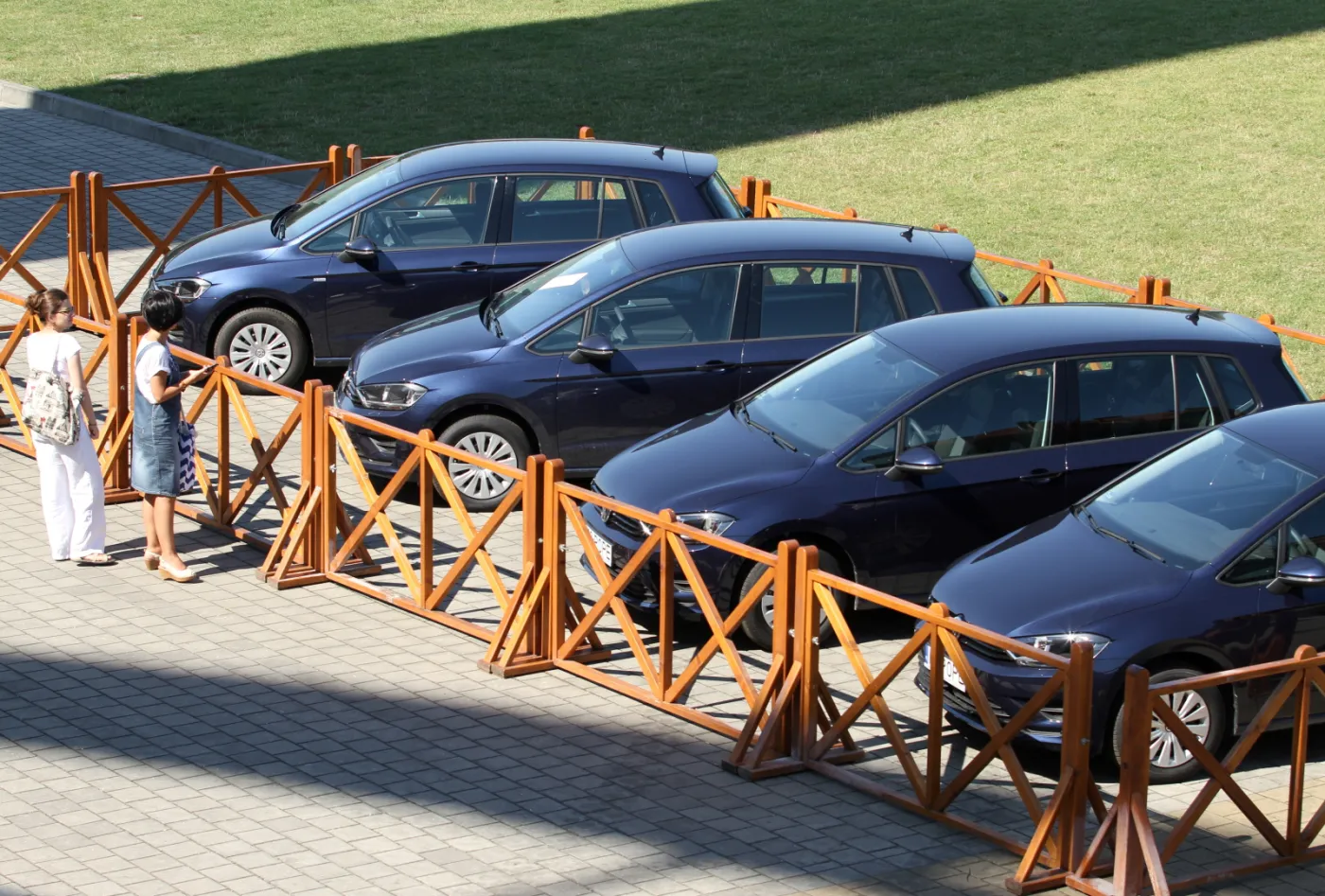 9349253-samochody-volkswagen-golf-ktorymi.jpg