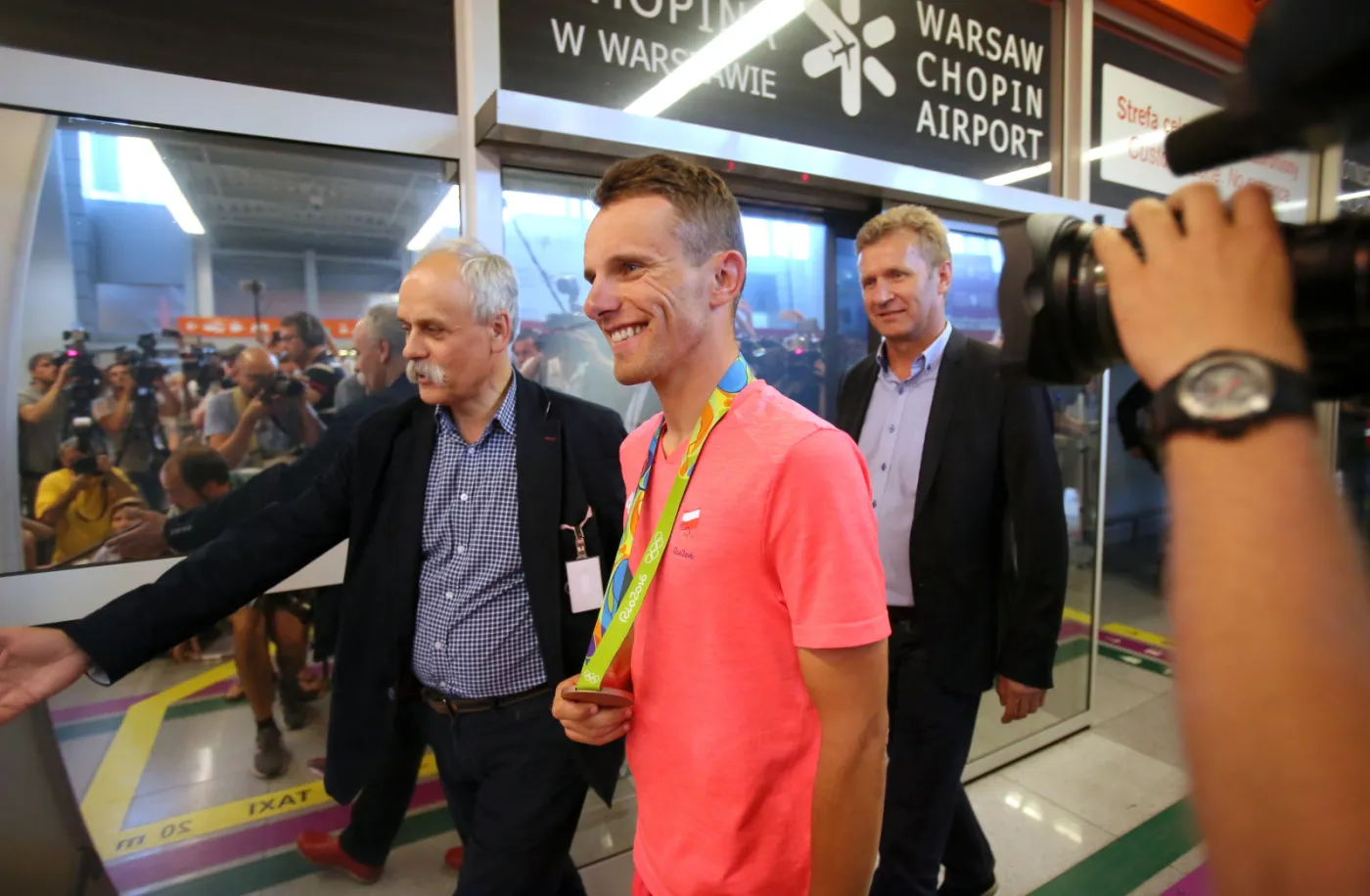 9346348-rafal-majka-juz-wrocil-do-kraju.jpg