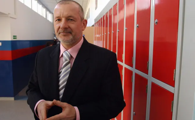 Dyrektor elitarnego gimnazjum nie ma nic przeciwko jego likwidacji. Ale mówi: W reformie ma chodzić o coś innego