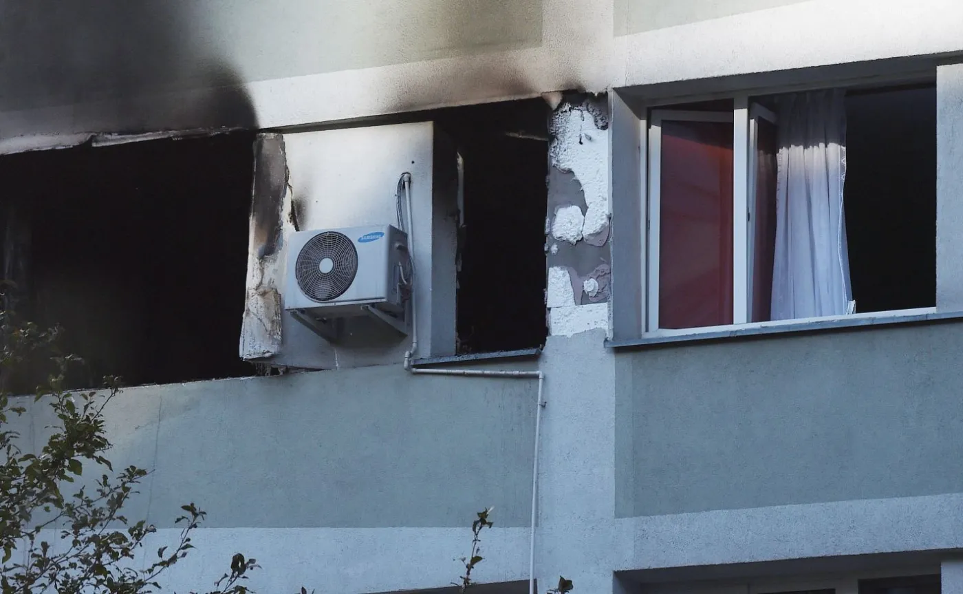 Zniszczenia w bloku mieszkalnym przy ul. Śliskiej 10 w Warszawie
