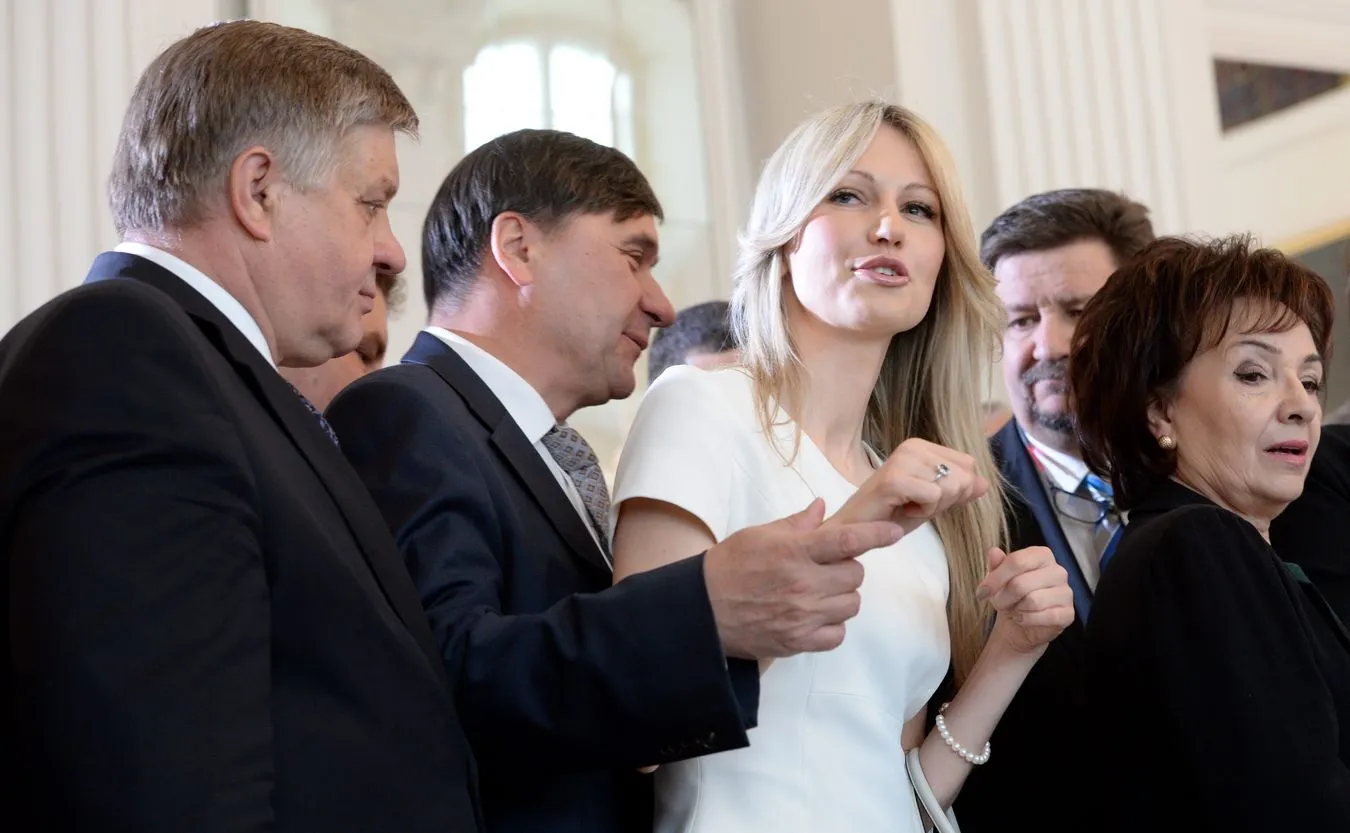 Magdalena Ogórek i politycy PiS