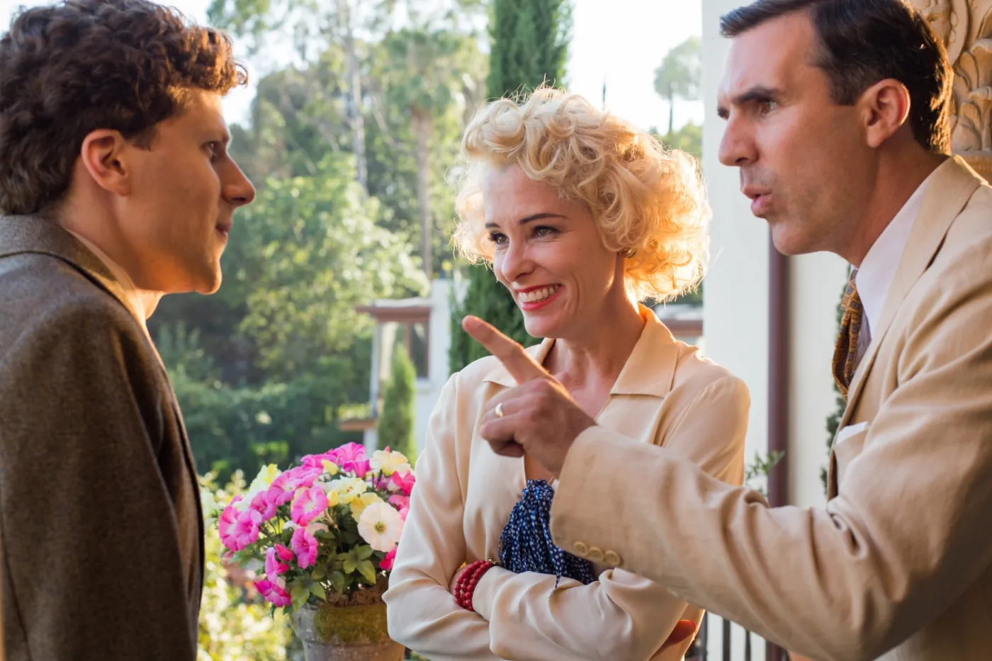 Blake Lively, Jesse Eisneberg oraz Steve Carell w filmie "Śmietanka towarzyska" / fot. Kino Świat