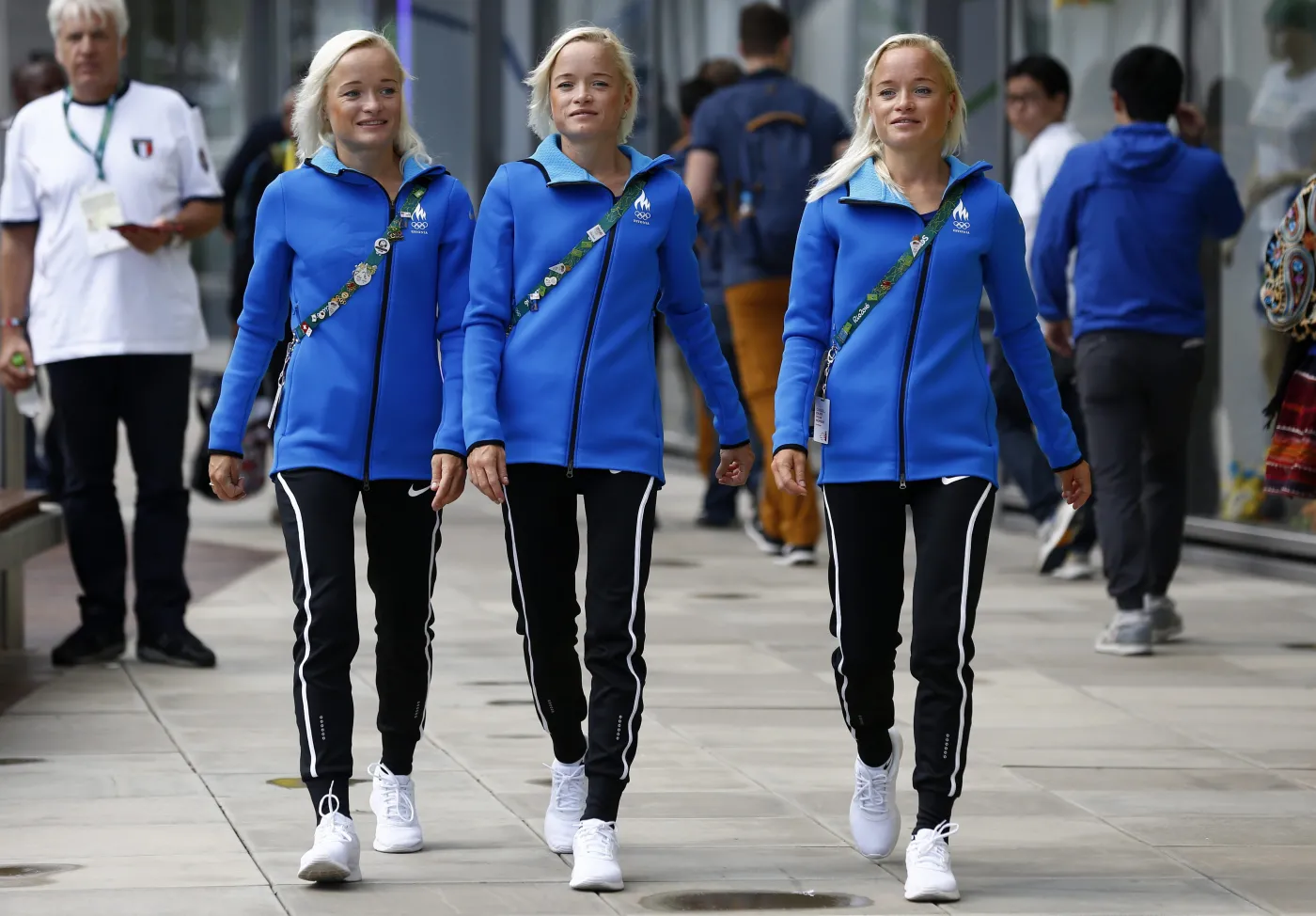 9366532-trojaczki-liina-lily-i-leila-luik.jpg