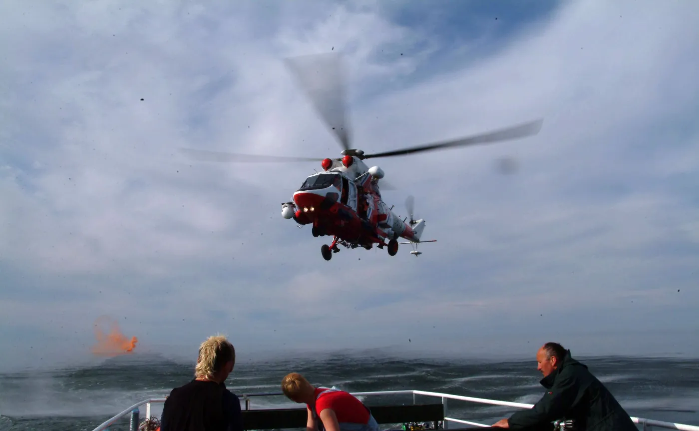Akcja na Bałtyku. Zatonął jacht "Zefir". "Szukamy człowieka w wodzie"