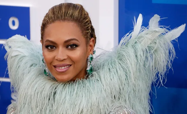 Beyonce anielsko szczęśliwa na gali MTV Video Music Awards