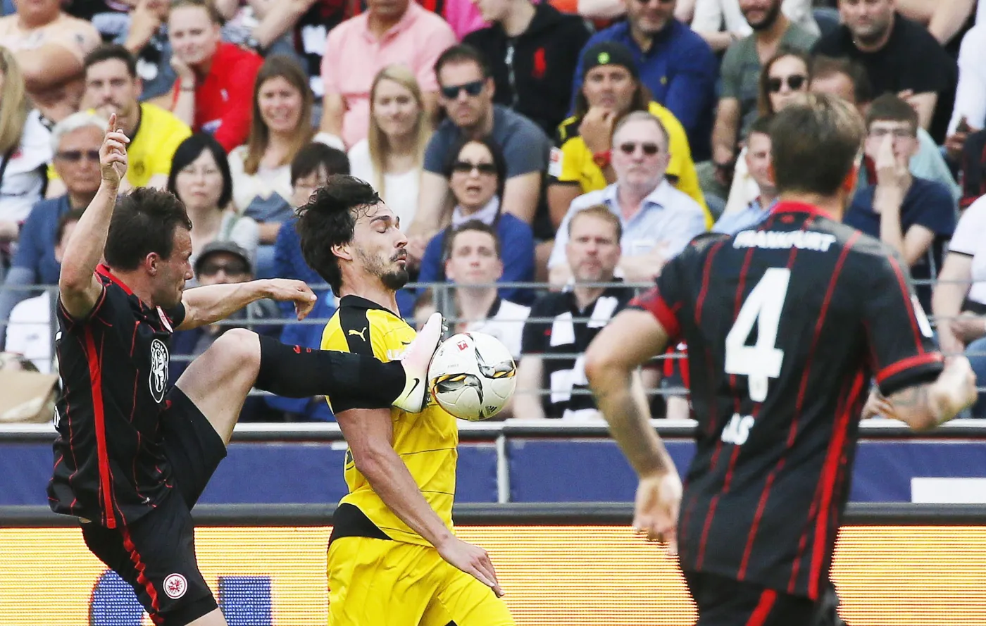 Mats Hummels (w żółtym stroju)