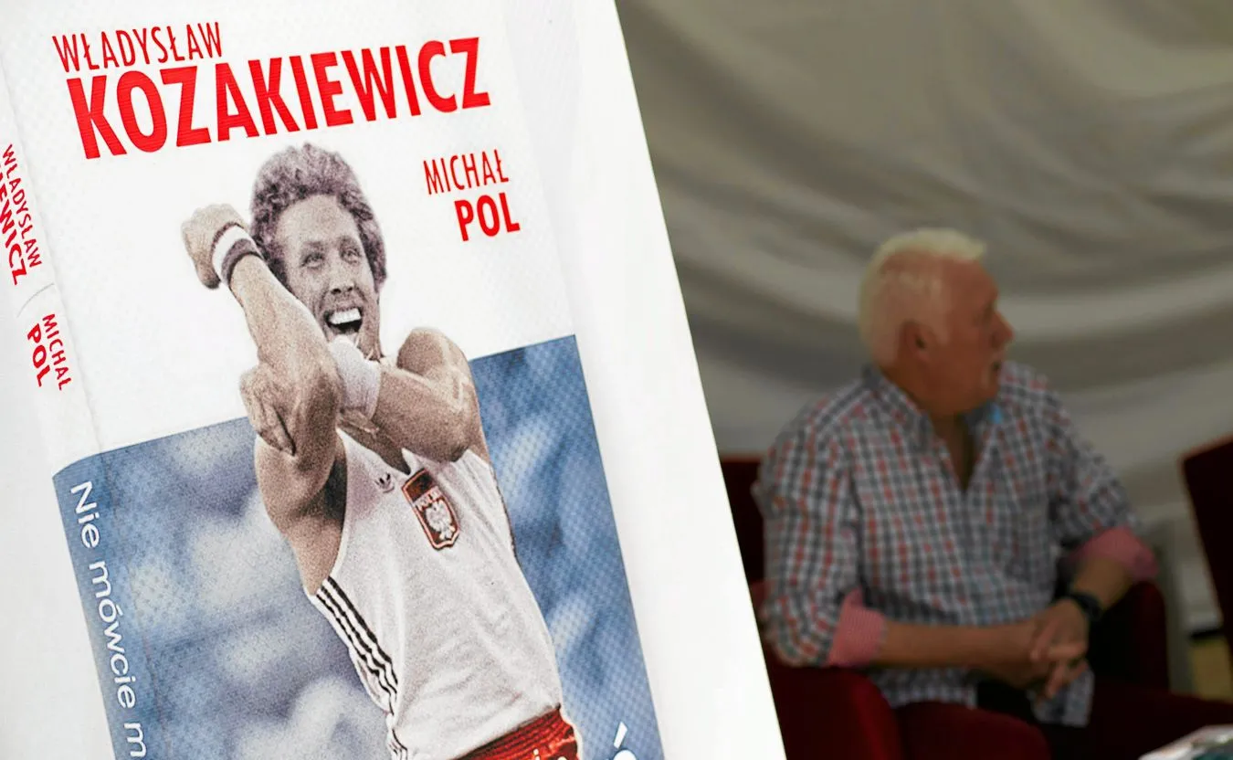 Władysław Kozakiewicz na okładce książki
