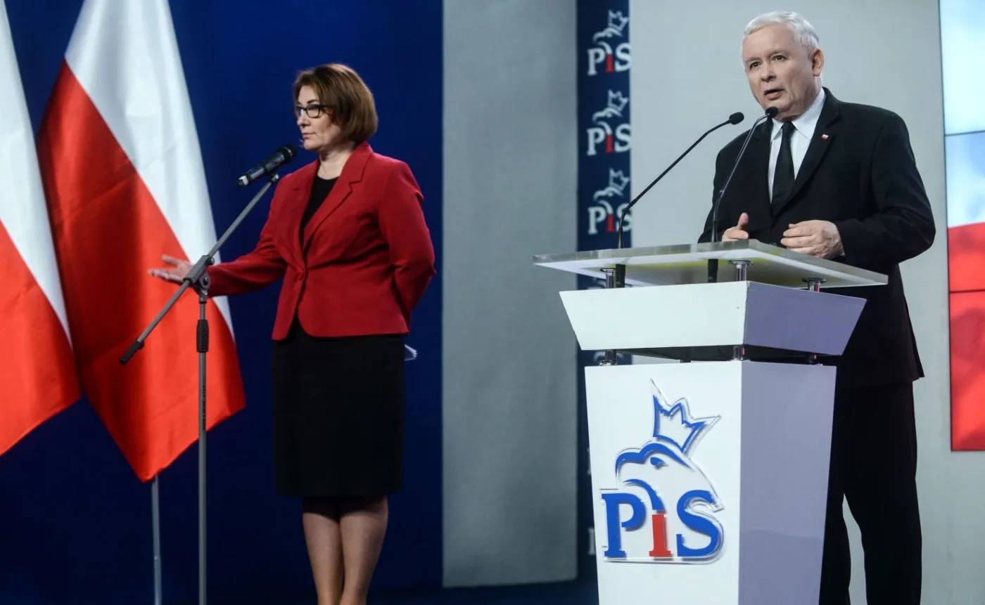 Prezes Prawa i Sprawiedliwości Jarosław Kaczyński oraz rzeczniczka partii Beata Mazurek