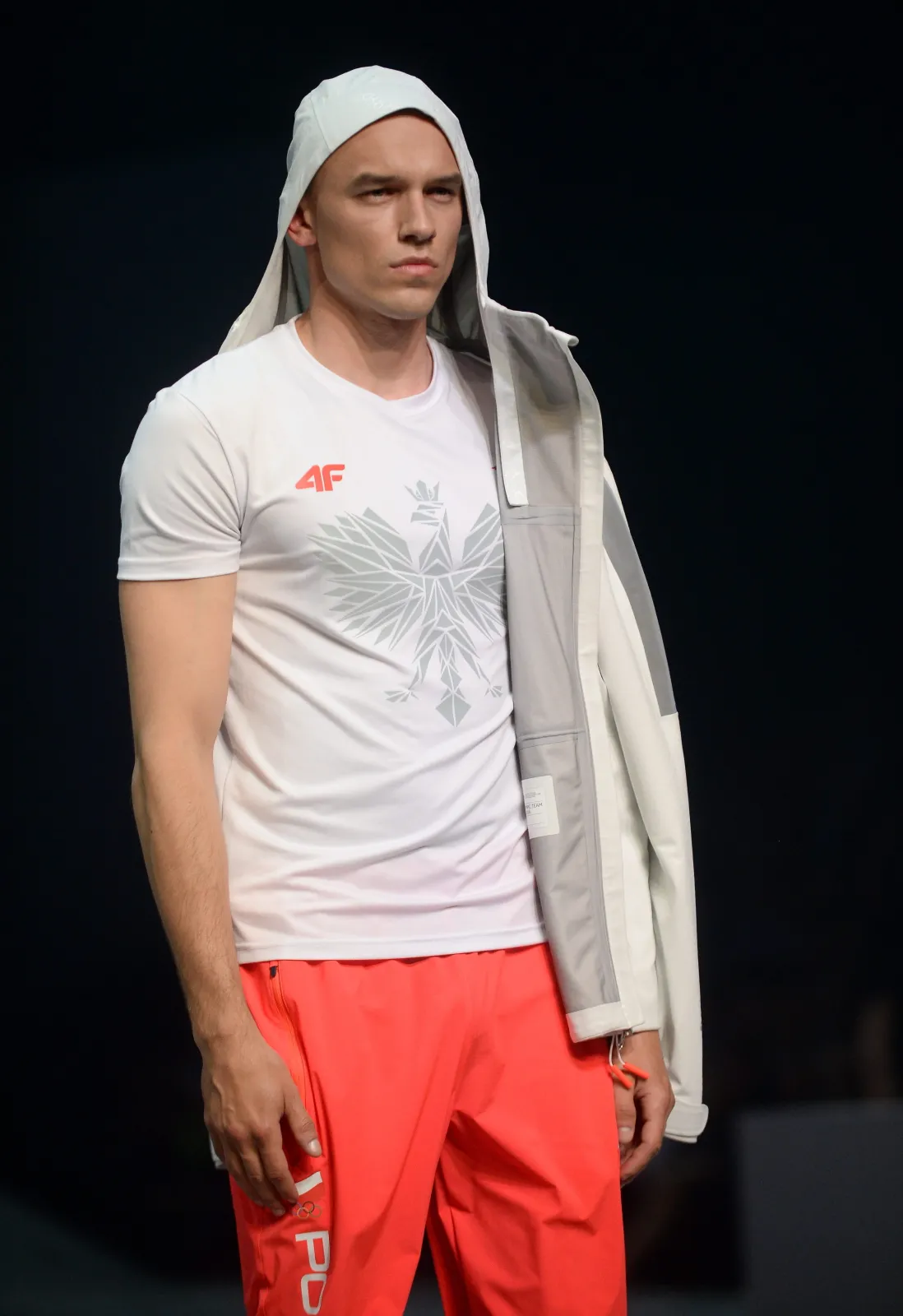 9047642-pokaz-kolekcji-olimpijskiej-rio.jpg