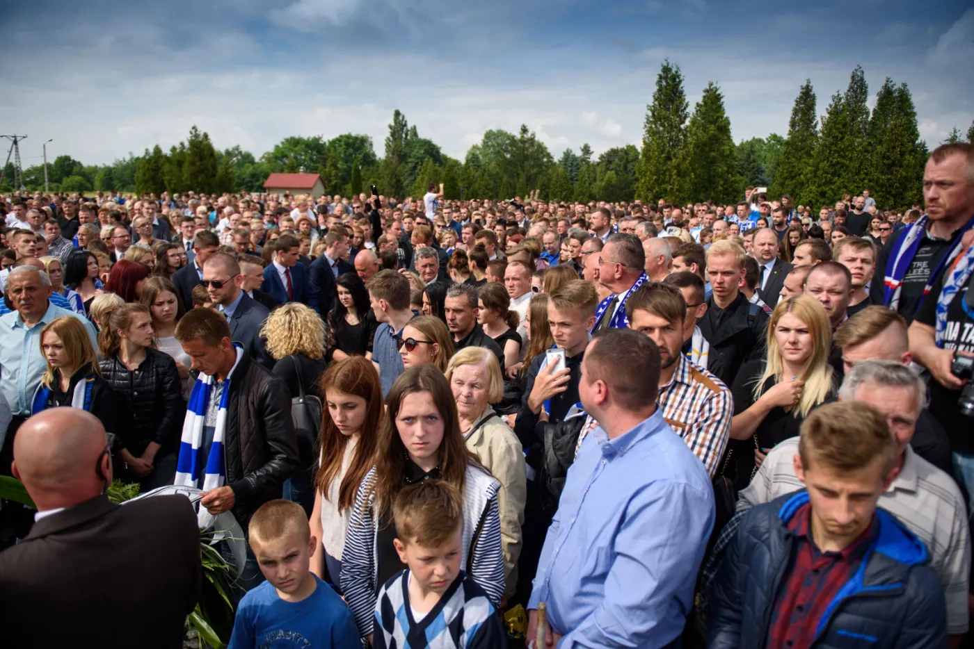 9115539-kibice-zuzlowcy-oraz-mieszkancy.jpg